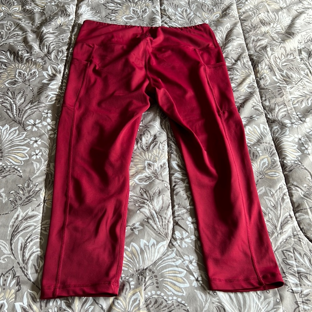 Constantly varied gear CVG ladies capri leggings